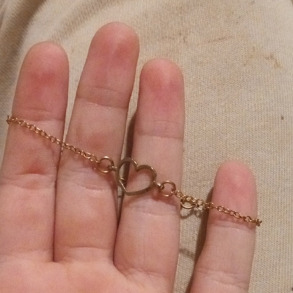 Gold Heart Bracelet - Picture 1 of 1